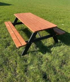 Goedkopepicknicktafels.nl | Zwart Bruine XL Picknicktafel Bruno | Tuintafel 6 Persoons | Bruin Zwart Gespoten Gedroogd Grenen Hout! -Tuin- En Buitenwinkels 1021x1200