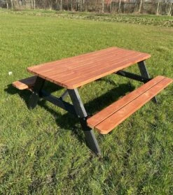 Goedkopepicknicktafels.nl | Zwart Bruine XL Picknicktafel Bruno | Tuintafel 6 Persoons | Bruin Zwart Gespoten Gedroogd Grenen Hout! -Tuin- En Buitenwinkels 1061x1200