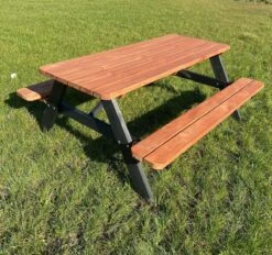 Goedkopepicknicktafels.nl | Zwart Bruine XL Picknicktafel Bruno | Tuintafel 6 Persoons | Bruin Zwart Gespoten Gedroogd Grenen Hout! -Tuin- En Buitenwinkels 1200x1127