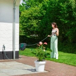VONROC Automatische Slanghaspel – Incl. 25m Tuinslang, Aansluitslang, Spuitstuk, Koppelingen & Kraanaansluiting 15 VONROC Automatische Slanghaspel – Incl. 25m Tuinslang, Aansluitslang, Spuitstuk, Koppelingen & Kraanaansluiting -Tuin- En Buitenwinkels 1200x1200 1308