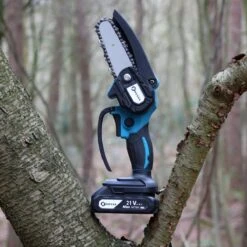 NovarGarden® Mini Kettingzaag NG1 - Met 2x Accu - Takkenzaag - Snoeizaag - Electrisch - Handzaag - Boomzaag - 21V -Tuin- En Buitenwinkels 1200x1200 653
