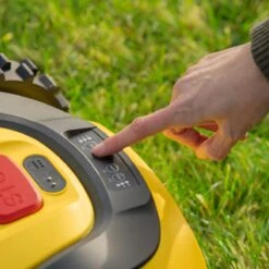 Powerplus POWXG6305 Robotmaaier - 18V - Voor Gazons Tot Ca. 500m² - Maaibreedte 180mm - Incl. Laadstation En Accessoires -Tuin- En Buitenwinkels 1200x1200 886