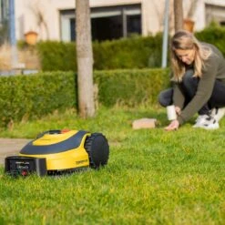 Powerplus POWXG6305 Robotmaaier - 18V - Voor Gazons Tot Ca. 500m² - Maaibreedte 180mm - Incl. Laadstation En Accessoires -Tuin- En Buitenwinkels 1200x1200 889