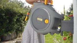 Hozelock AutoReel Slangenhouder / Wandslangbox 20m - Ø12,5mm 26 Hozelock AutoReel Slangenhouder / Wandslangbox 20m - Ø12,5mm -Tuin- En Buitenwinkels 1200x675 34