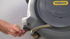 Hozelock AutoReel Slangenhouder / Wandslangbox 20m - Ø12,5mm 31 Hozelock AutoReel Slangenhouder / Wandslangbox 20m - Ø12,5mm -Tuin- En Buitenwinkels 1200x675 37