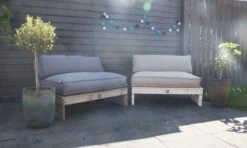 2L Home & Garden Rugkussen Metro Lounge Grijs - 120 X 40cm -Tuin- En Buitenwinkels 1200x720 2