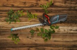 GARDENA - ComfortCut 50/18V-P4A Ready-To-Use Set - Heggenschaar -Tuin- En Buitenwinkels 1200x789