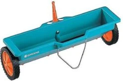 GARDENA Combisysteem Strooiwagen - 40 Cm Strooibreedte - Inhoud 3 Liter - Geschikt Voor 100m² -Tuin- En Buitenwinkels 1200x789 3