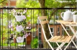 Elho Corsica Vertical Forest 24 - Bloempot Voor Balkonbuiten - Ø 26.7 X H 29.7 Cm - Wit/Wit -Tuin- En Buitenwinkels 1200x789 5