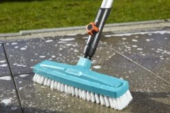 GARDENA Combisysteem - Schrobber - Werkbreedte 30 Cm - Aanbevolen Steellengte 130/150 Cm -Tuin- En Buitenwinkels 1200x799 125