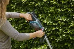 GARDENA - ComfortCut 50/18V-P4A Ready-To-Use Set - Heggenschaar -Tuin- En Buitenwinkels 1200x799 46