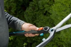 GARDENA - 2 In 1 EnergyCut Heggenschaar - 2.5x Meer Kracht - Totale Lengte 60 Cm -Tuin- En Buitenwinkels 1200x799 87