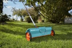 GARDENA Combisysteem Strooiwagen - 40 Cm Strooibreedte - Inhoud 3 Liter - Geschikt Voor 100m² -Tuin- En Buitenwinkels 1200x799 93