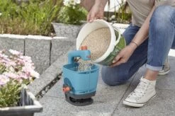 GARDENA - Handstrooier M - Strooikar- 100m2 - 1.8 Liter -Tuin- En Buitenwinkels 1200x799 97