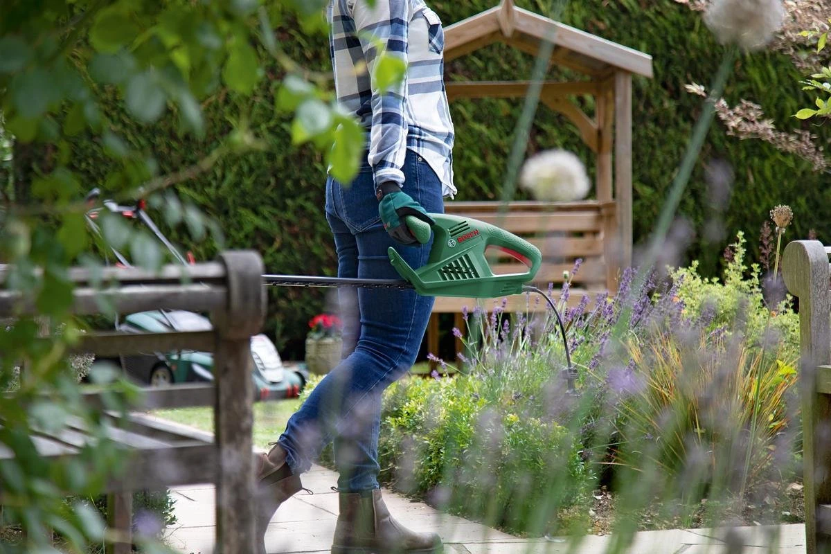 Bosch EasyHedgecut 45 Heggenschaar - Op Snoer - 420 W 4 Bosch EasyHedgecut 45 Heggenschaar - Op Snoer - 420 W - Afbeelding 2