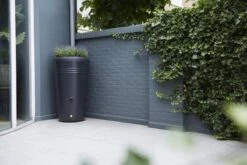 Elho Green Basics Regenton - Regenton - Living Black - Buiten - 200 Liter 27 Elho Green Basics Regenton - Regenton - Living Black - Buiten - 200 Liter -Tuin- En Buitenwinkels 1200x800 389