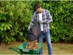 Black & Decker BLACK+DECKER BEBLV300SB-QS Bladblazer - 404 Km/u - 3000W - Zuig-/blaasfunctie - Gesnoerd 22 Black & Decker BLACK+DECKER BEBLV300SB-QS Bladblazer - 404 Km/u - 3000W - Zuig-/blaasfunctie - Gesnoerd -Tuin- En Buitenwinkels 1200x910