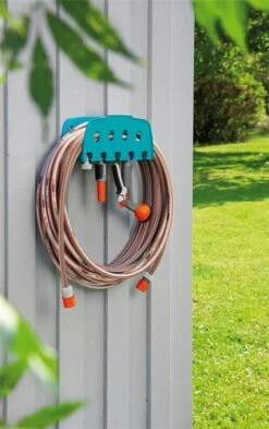 GARDENA Slanghouder - Incl. Opbergruimte Voor GARDENA Aansluitstukken 16 GARDENA Slanghouder - Incl. Opbergruimte Voor GARDENA Aansluitstukken -Tuin- En Buitenwinkels 755x1200