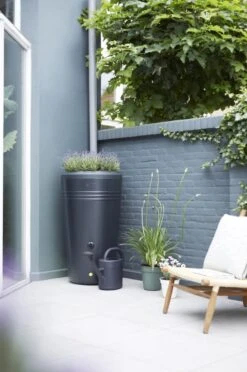 Elho Green Basics Regenton - Regenton - Living Black - Buiten - 200 Liter 29 Elho Green Basics Regenton - Regenton - Living Black - Buiten - 200 Liter -Tuin- En Buitenwinkels 797x1200 1