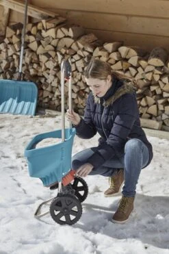 GARDENA Strooiwagen XL Strooikar - 800m2 - 18 Liter 16 GARDENA Strooiwagen XL Strooikar - 800m2 - 18 Liter -Tuin- En Buitenwinkels 799x1200 32