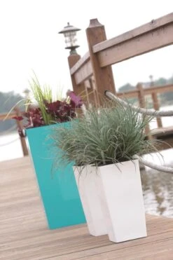 Prosperplast Kunststof Urbi Bloempot/plantenpot Met Binnenpot Wit 32 X 32 X 61 Cm - 21/49 Liter - Hoge Vierkante Bloempotten -Tuin- En Buitenwinkels 800x1200 121