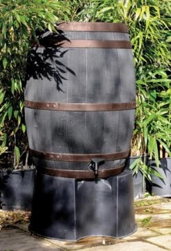 Complete Set: Regenton Bronzen Band 235 Ltr | Hout Effect | Handbewerkt | Inc.voet & Vulautomaat -Tuin- En Buitenwinkels 822x1200 2