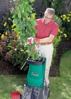 Bosch AXT Rapid 2200 Hakselaar - 2200 W - 90 Kg/u -Tuin- En Buitenwinkels 862x1200 1